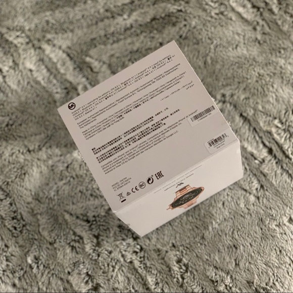 Rose Gold Michael Kors Access Smartwatch For Sale - Picture 4 of 4